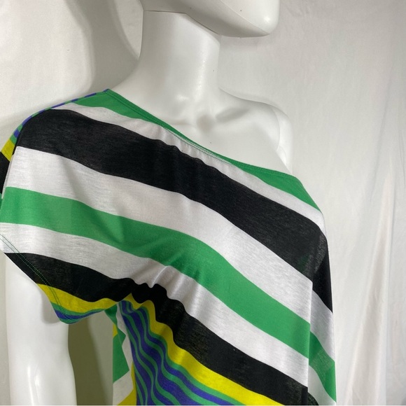 Almost Famous Striped One Shoulder Asymmetrical Top w/Belt - Picture 3 of 9